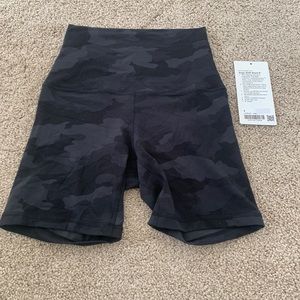 Lululemon High Rise Camo Align Shorts 6”. New with tags. Size 4.